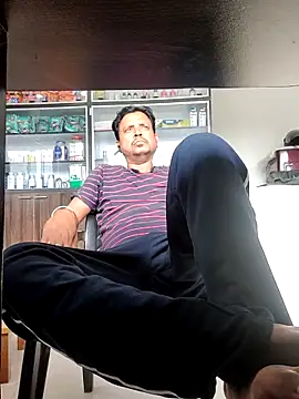 Snapshot of Raj1043 chatting on October 31, 6:14 am Raj1043 online show from October 31, 6:14 am