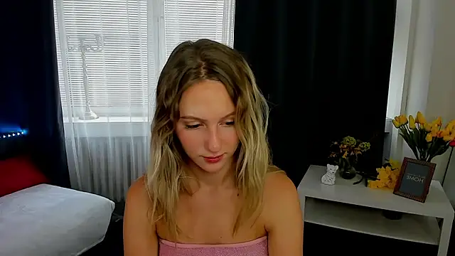 Lia Bloom  online show from September 10, 10:48 am