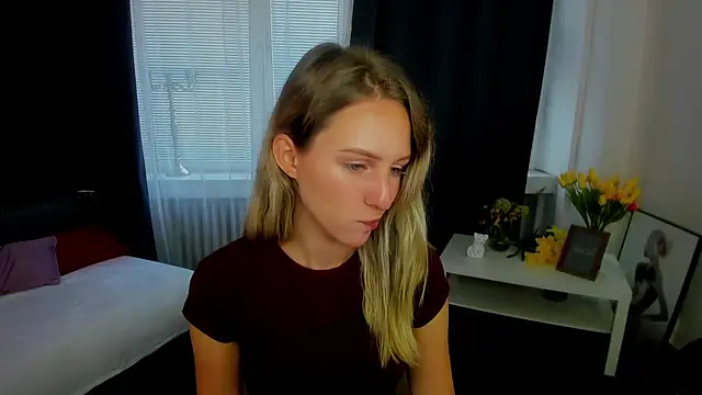 Lia Bloom  online show from September 11, 8:36 am