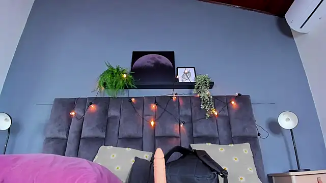 DulceAurora   online show from May 5, 2:52 am