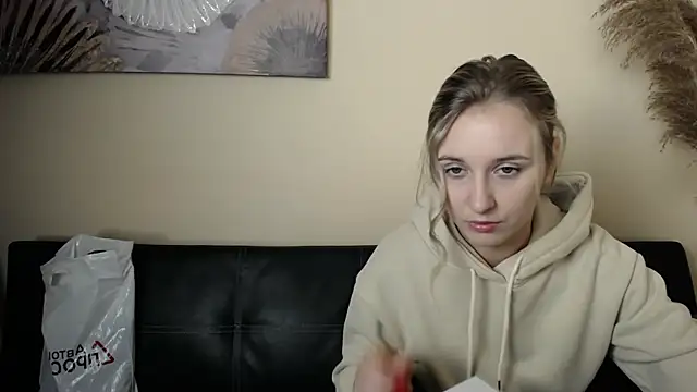 Snapshot of _Nicole_new chatting on November 5, 11:43 am Nicole new online show from November 5, 11:43 am