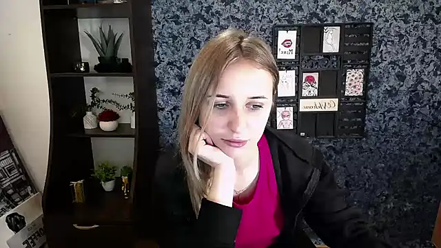 Snapshot of _Nicole_new chatting on February 22, 12:47 pm Nicole new online show from February 22, 12:47 pm