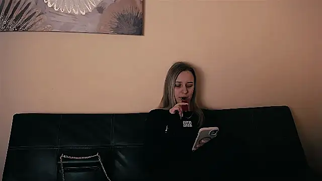 Snapshot of _Nicole_new chatting on March 21, 11:26 am Nicole new online show from March 21, 11:26 am