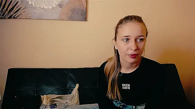 Snapshot of _Nicole_new chatting on March 25, 10:21 am Nicole new online show from March 25, 10:21 am