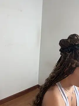 Aixaa charles online show from October 14, 7:25 pm