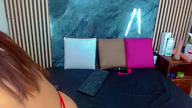 Isalombardi online show from February 26, 3:21 am