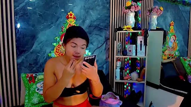 Isalombardi online show from December 18, 4:07 am