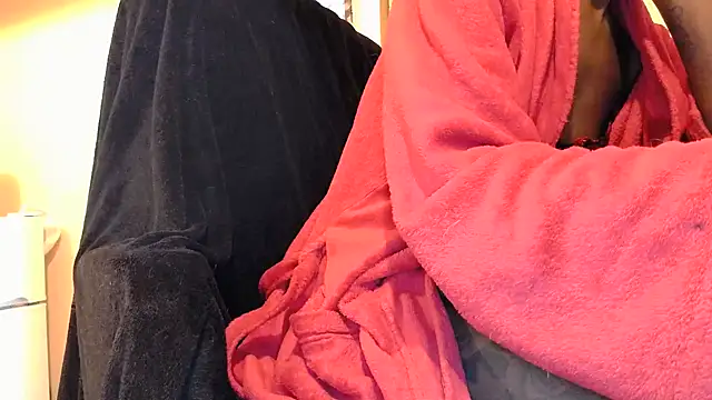 Snapshot of misswetlipss chatting on December 21, 1:51 pm misswetlipss online show from December 21, 1:51 pm