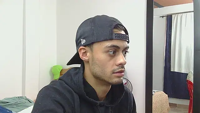 Snapshot of Spartan-Blaze chatting on February 4, 12:33 pm Spartan-Blaze online show from February 4, 12:33 pm