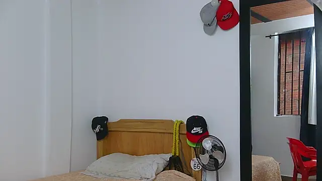 Snapshot of Spartan-Blaze chatting on February 7, 9:48 pm Spartan-Blaze online show from February 7, 9:48 pm