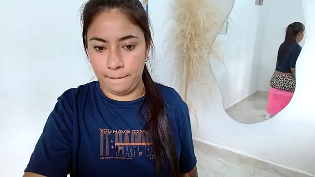 Mary Pompis online show from January 4, 5:16 pm