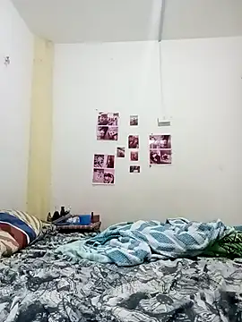 Snapshot of safira_hot chatting on October 15, 8:09 pm safira hot online show from October 15, 8:09 pm