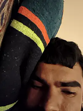 Snapshot of yourboy2000__ chatting on January 19, 1:31 am yourboy2000 online show from January 19, 1:31 am