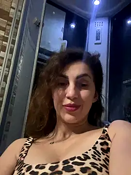 EmaSkyes online show from November 1, 8:44 pm