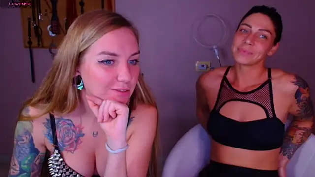 Carrie Moonshine online show from October 7, 8:28 pm