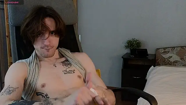 Snapshot of misterhult chatting on January 17, 12:42 pm misterhult online show from January 17, 12:42 pm