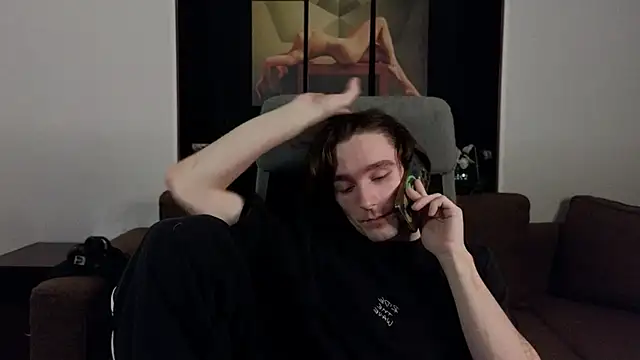 Snapshot of misterhult chatting on January 24, 5:21 pm misterhult online show from January 24, 5:21 pm