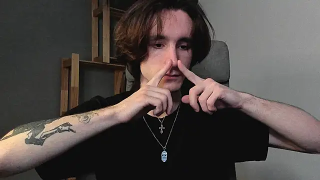 Snapshot of misterhult chatting on February 6, 9:22 am misterhult online show from February 6, 9:22 am