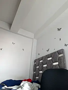 aurelialux online show from November 8, 7:45 pm