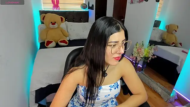Luxxur69 online show from May 9, 2:22 pm