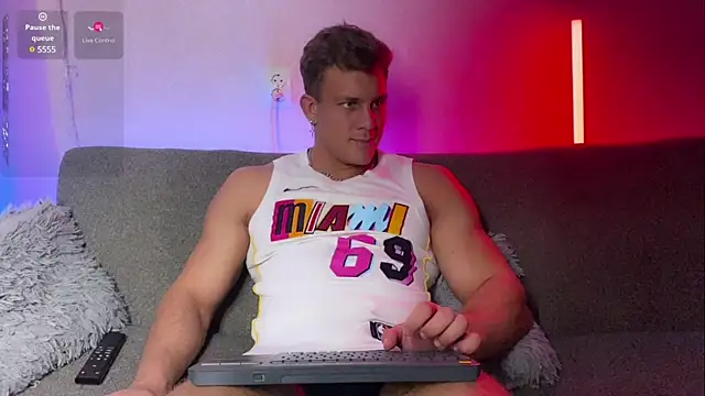 Adam misti online show from February 3, 7:52 pm