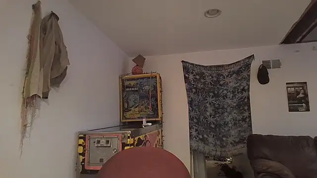 AddieAssets online show from December 9, 4:34 am