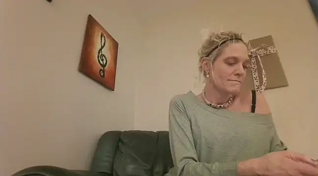 AddieAssets online show from December 26, 6:09 am