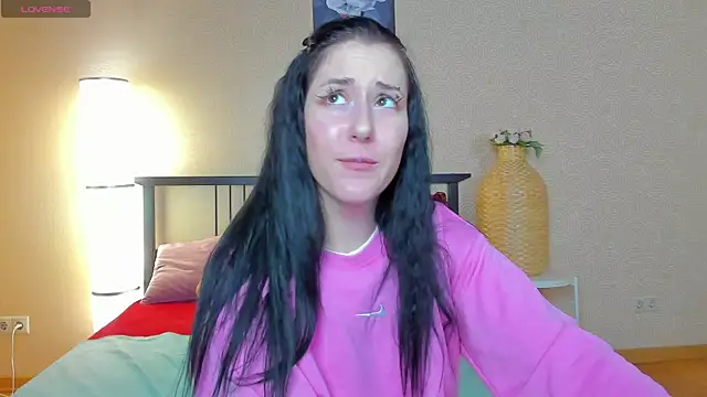 adell berry online show from December 12, 9:40 am