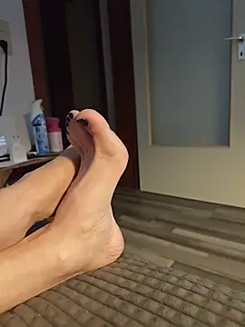 Snapshot of Solelover74 chatting on February 21, 8:54 pm Solelover74 online show from February 21, 8:54 pm