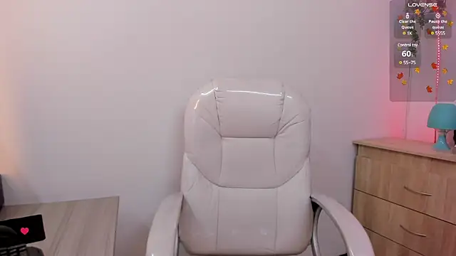 Snapshot of Laayla_fiire2 chatting on December 9, 11:47 am Laayla fiire2 online show from December 9, 11:47 am