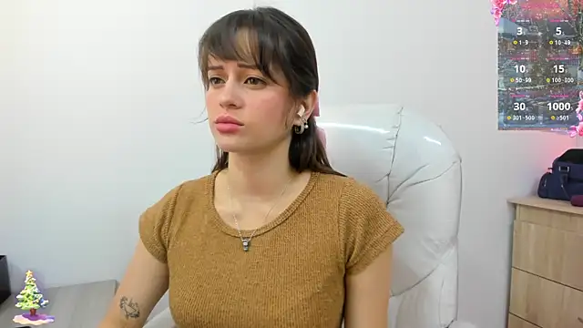 Snapshot of Laayla_fiire2 chatting on December 17, 12:54 pm Laayla fiire2 online show from December 17, 12:54 pm