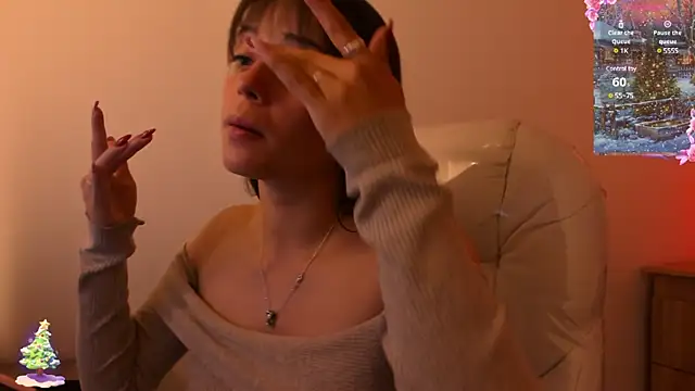 Snapshot of Laayla_fiire2 chatting on December 19, 5:29 pm Laayla fiire2 online show from December 19, 5:29 pm