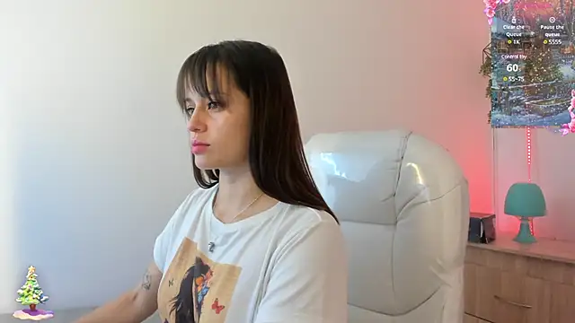 Snapshot of Laayla_fiire2 chatting on December 20, 12:27 pm Laayla fiire2 online show from December 20, 12:27 pm