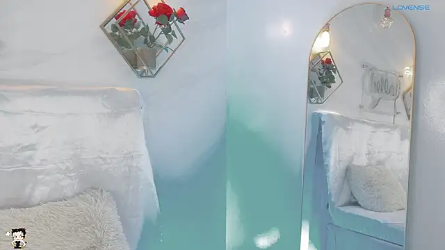 Snapshot of _Rouse_v chatting on October 7, 1:52 pm Rouse v online show from October 7, 1:52 pm