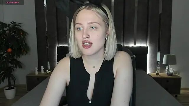 Snapshot of _Sarah_Soul_ chatting on December 15, 7:02 am Sarah Soul online show from December 15, 7:02 am
