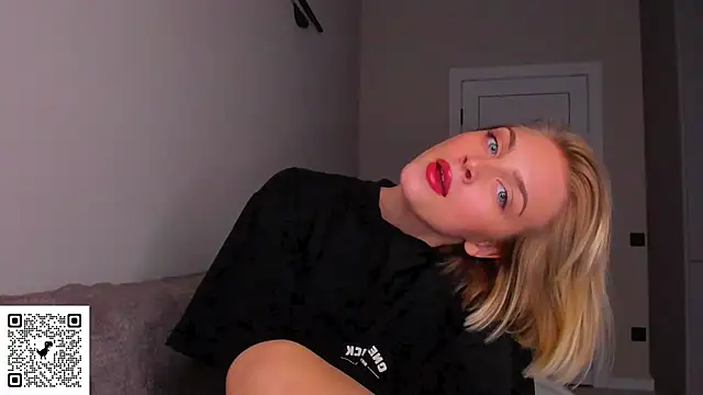 Snapshot of pretty_girlnextdoor chatting on January 11, 6:23 pm pretty girlnextdoor online show from January 11, 6:23 pm