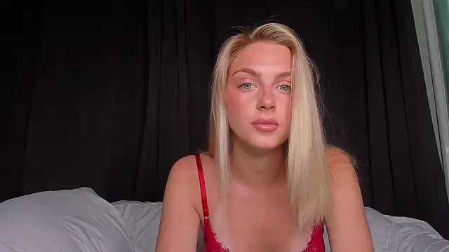 Snapshot of pretty_girlnextdoor chatting on March 20, 2:38 am pretty girlnextdoor online show from March 20, 2:38 am