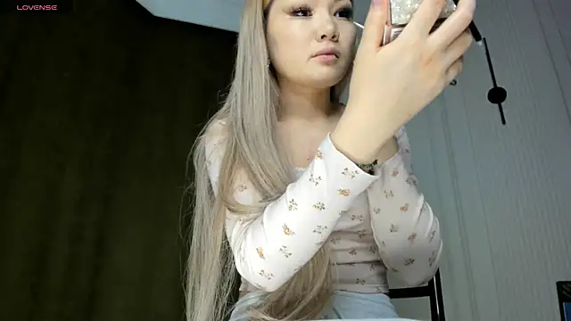 Snapshot of Xiao_Mei_ chatting on February 28, 12:21 am Xiao Mei online show from February 28, 12:21 am
