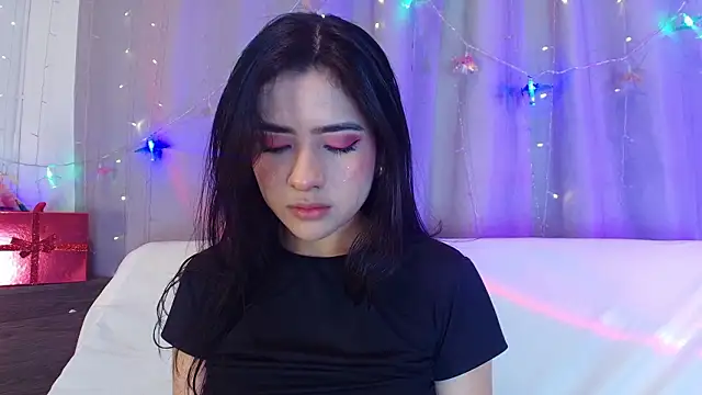 Snapshot of adara_johnson__ chatting on February 12, 11:49 am adara johnson online show from February 12, 11:49 am