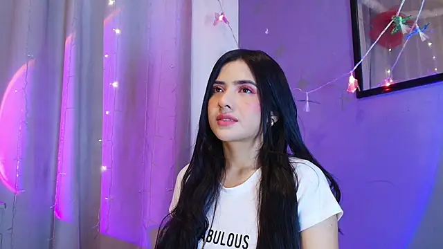 Snapshot of adara_johnson__ chatting on February 25, 11:53 am adara johnson online show from February 25, 11:53 am