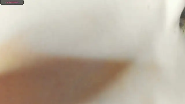 Snapshot of LissaMiiller chatting on December 26, 8:39 am LissaMiiller online show from December 26, 8:39 am