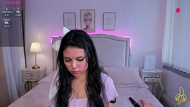 Emilly Rivera online show from January 8, 1:41 pm