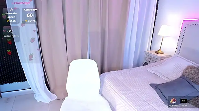 Emilly Rivera online show from January 16, 1:47 pm