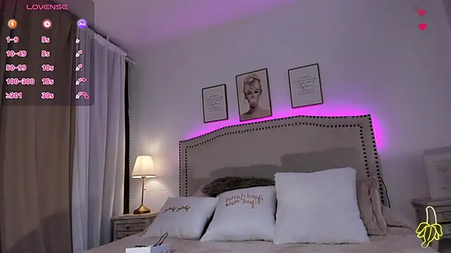 Emilly Rivera online show from February 8, 12:17 pm