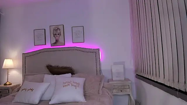 Emilly Rivera online show from February 18, 10:38 am