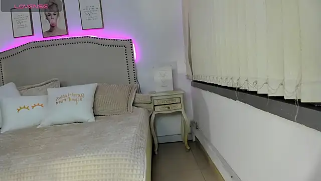 Emilly Rivera online show from February 20, 10:27 am