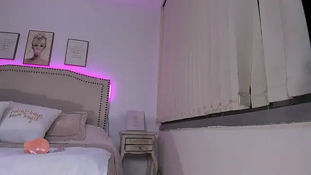 Emilly Rivera online show from March 5, 10:44 am
