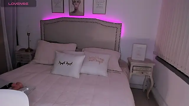 Emilly Rivera online show from March 15, 10:46 am