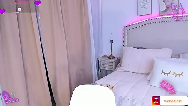 Emilly Rivera online show from March 15, 1:51 pm