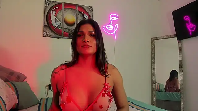 Snapshot of violet_evanz chatting on January 12, 10:01 pm violet evanz online show from January 12, 10:01 pm
